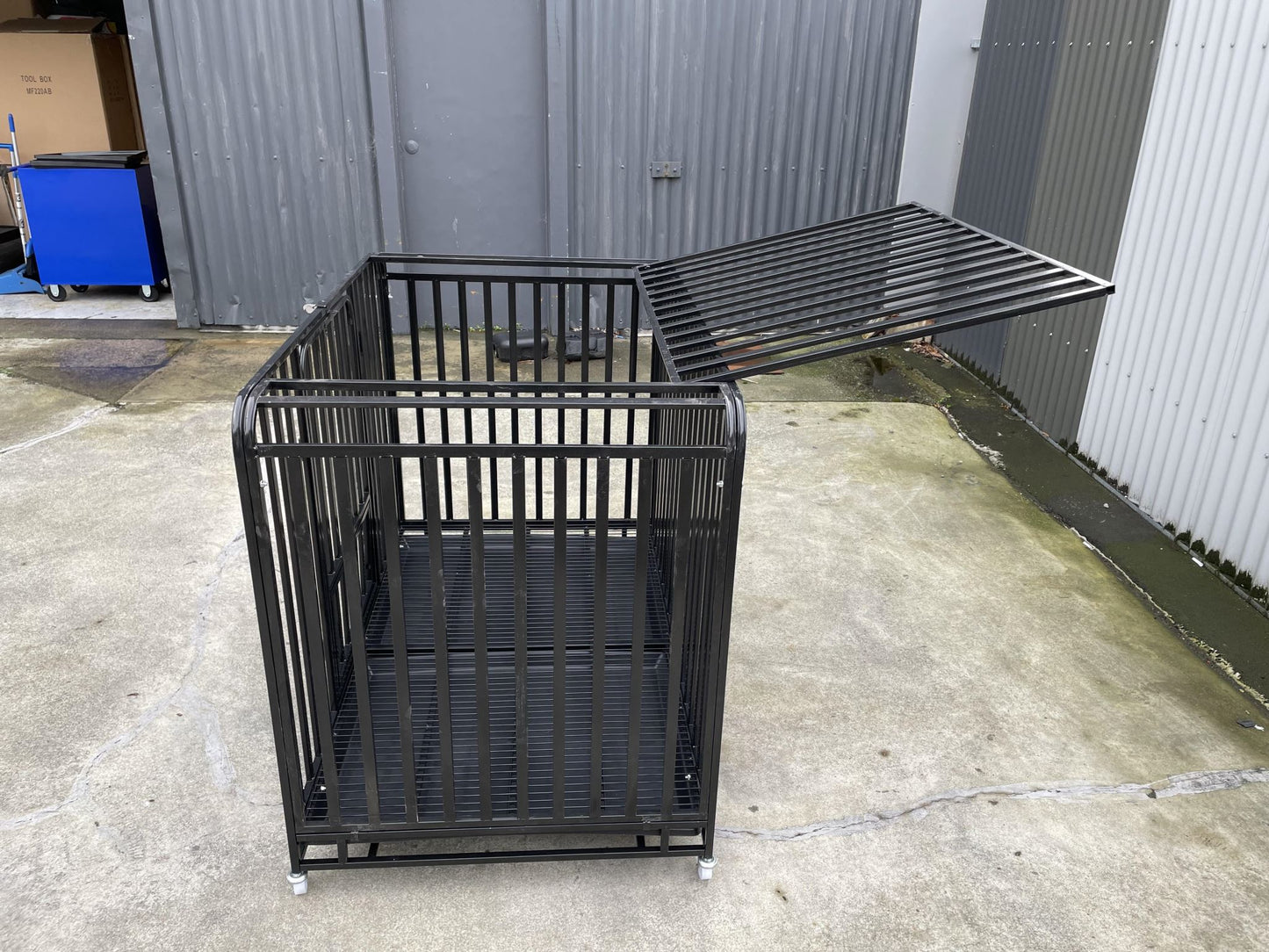 Durable Metal Pet Cage with Wheels XXL (125CM)