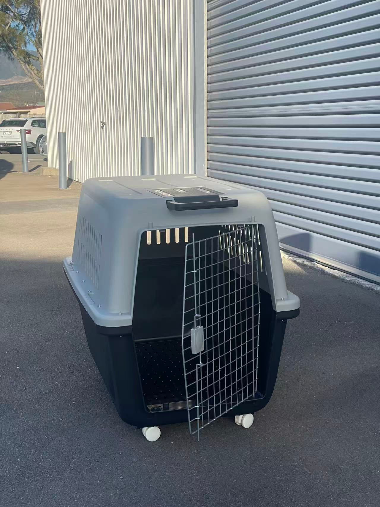 X-Large Airline Travel Cage/Carrier/Crate 99cm Wheeled Air NZ - Brown