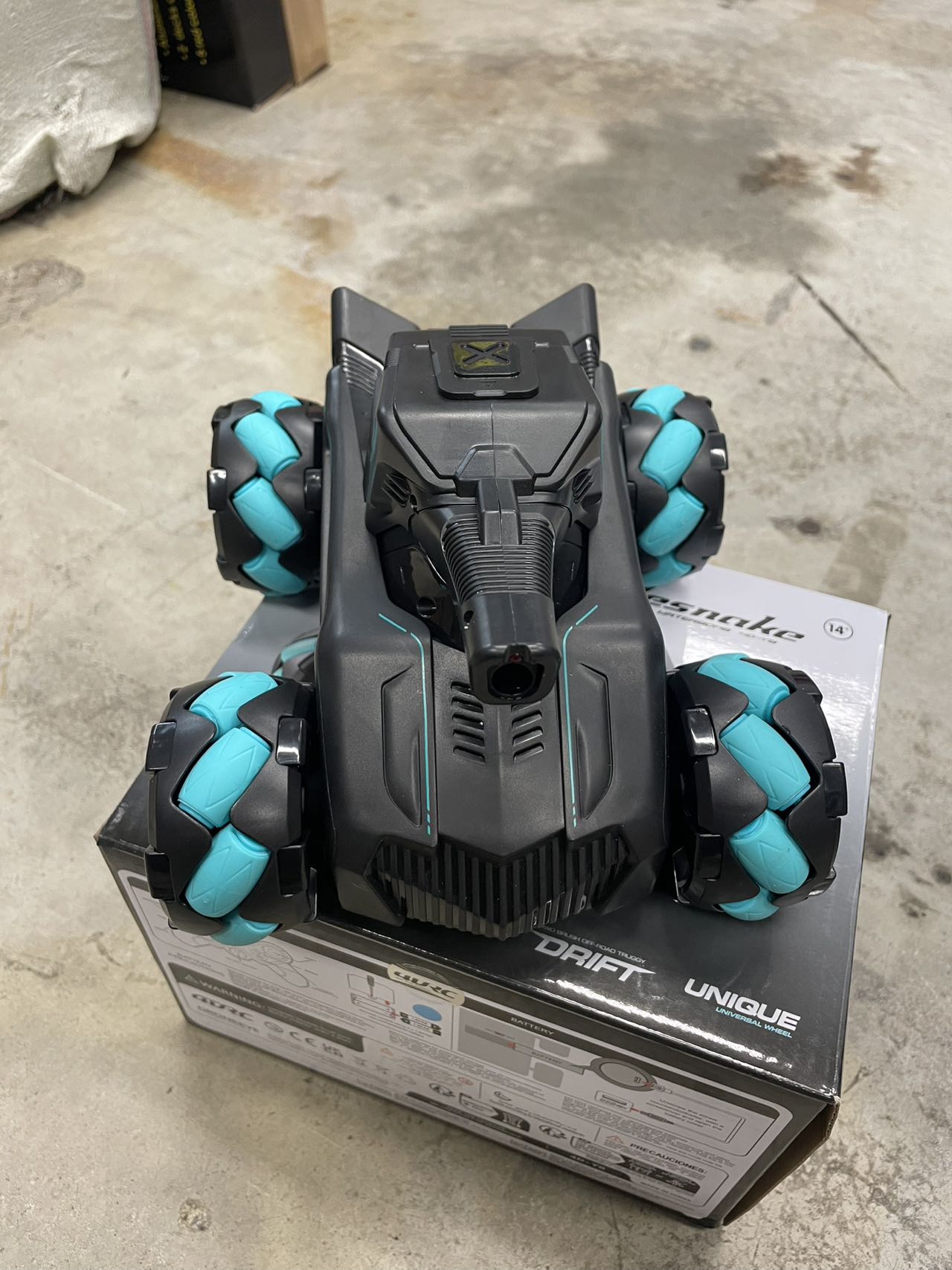 4WD Gesture Control RC Tank | Water Bomb Spray, 15km/h Speed | 2.4GHz Remote | Kids/Adults